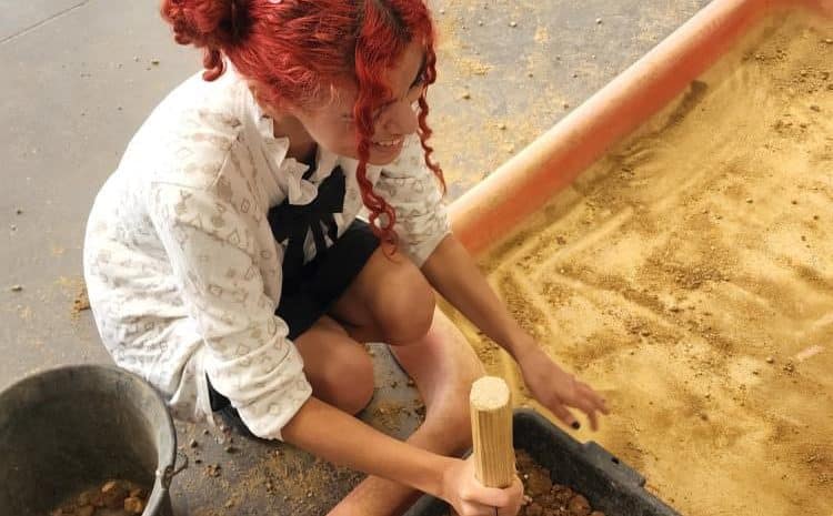 Lila Agoune, étudiante en L1, en intensif à l'ENSA Lyon